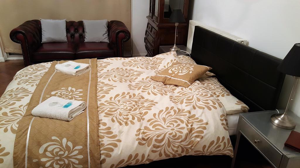 Oyo Guest House Ellipse Whetstone Quarto foto